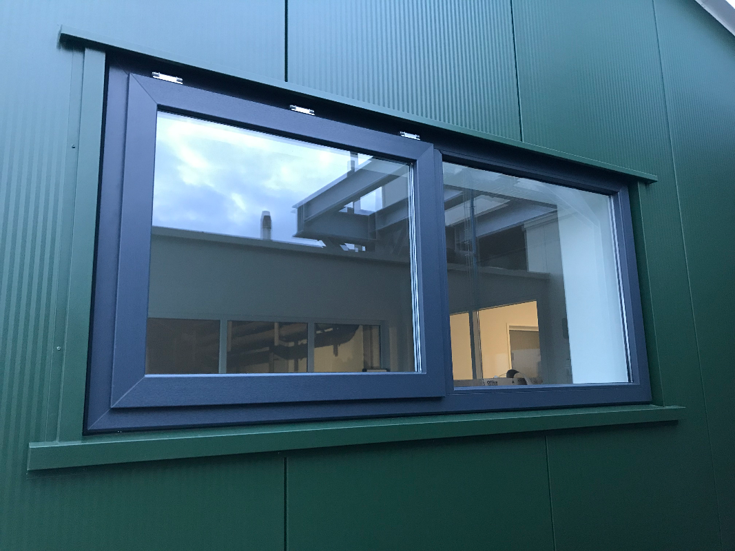 kozijn-met-uitzetraam